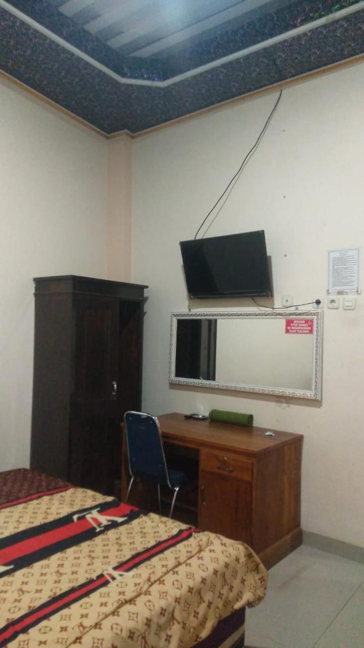 Wisma Reza Palopo 모텔 외부 사진