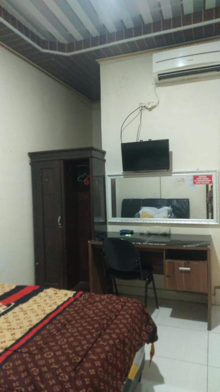 Wisma Reza Palopo 모텔 외부 사진